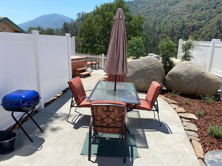 Eagle Nest River Views Hot Tub Games Sleeps 6 オーウェニー エクステリア 写真